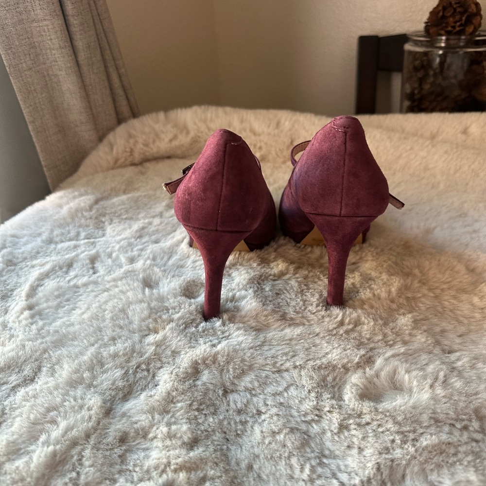Vince Camuto Women's Burgundy Suede Heels - Picture 6 of 14